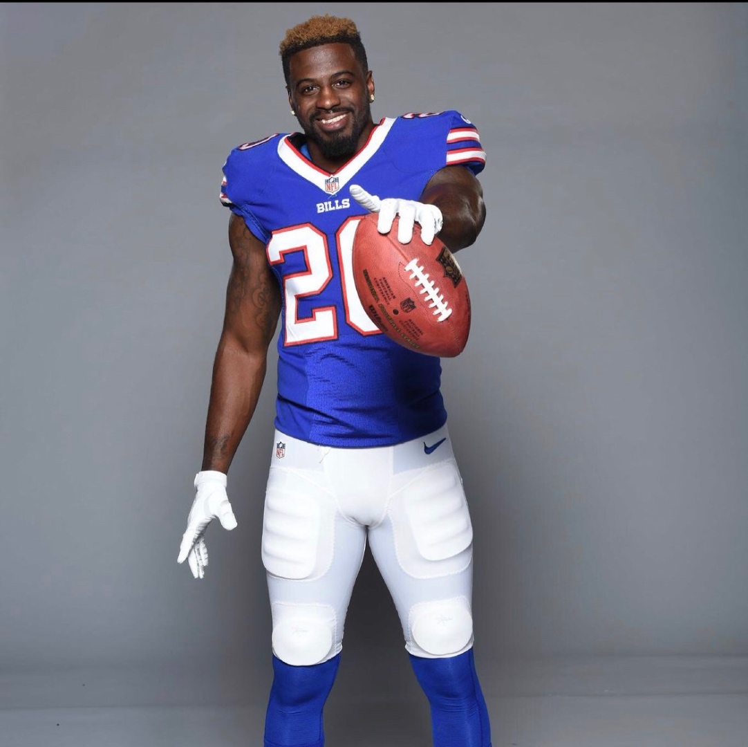Shareece Wright #20 — Buffalo Bills studio portrait